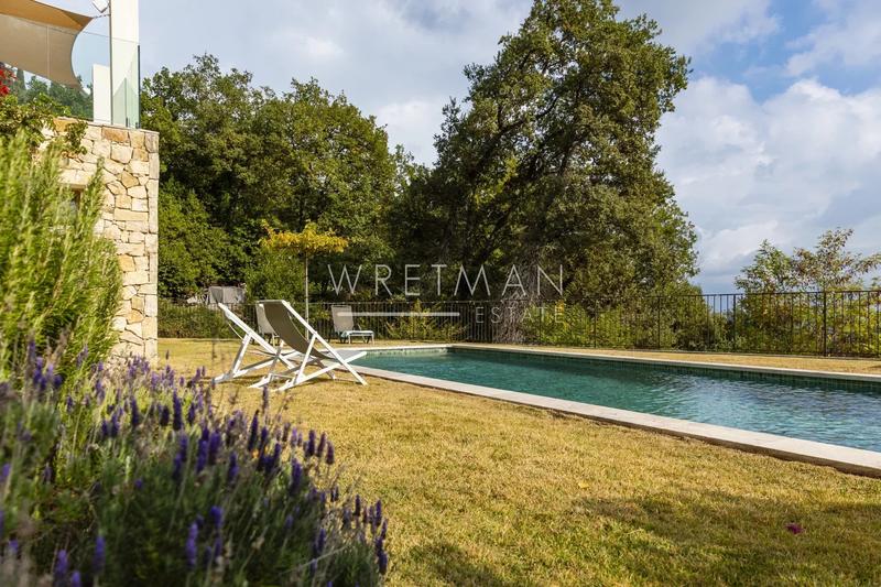 Maison - 214 m² - 7 pièces