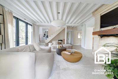 Maison en pierre - 218 m² - 5 pièces