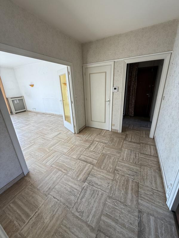 Appartement - 105 m² - 5 pièces