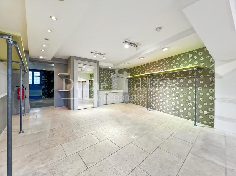 Local commercial - 80 m² - 3 pièces