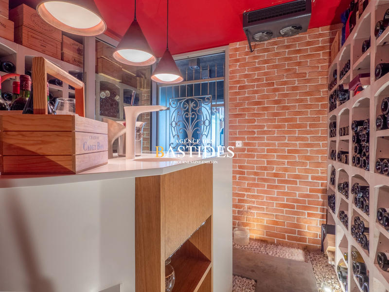 Maison - 310 m² - 8 pièces