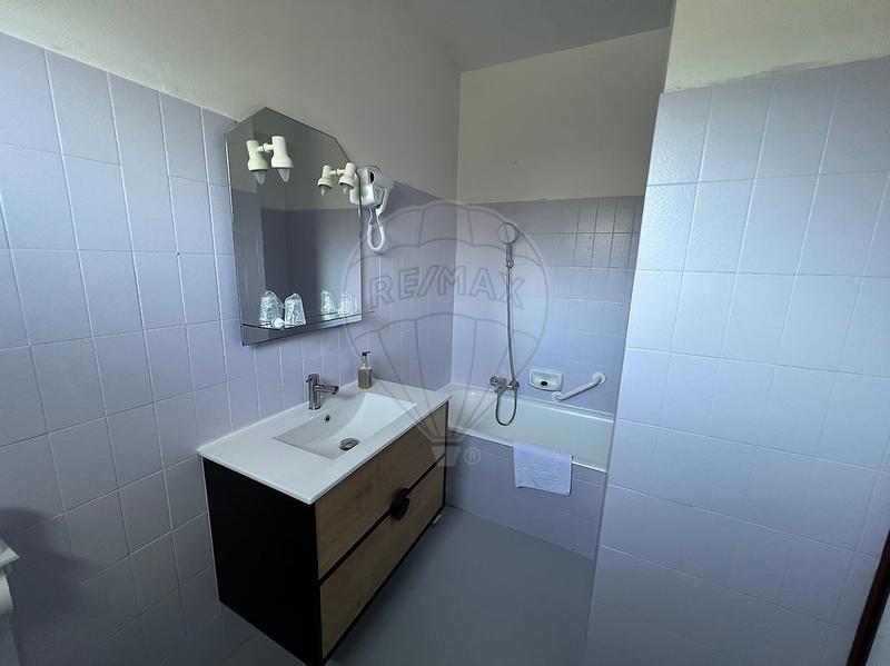 Appartement - 1 800 m² - 25 pièces