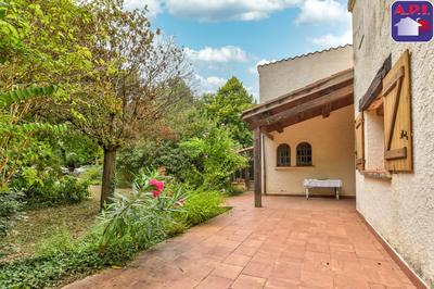 Maison - 216 m² - 7 pièces