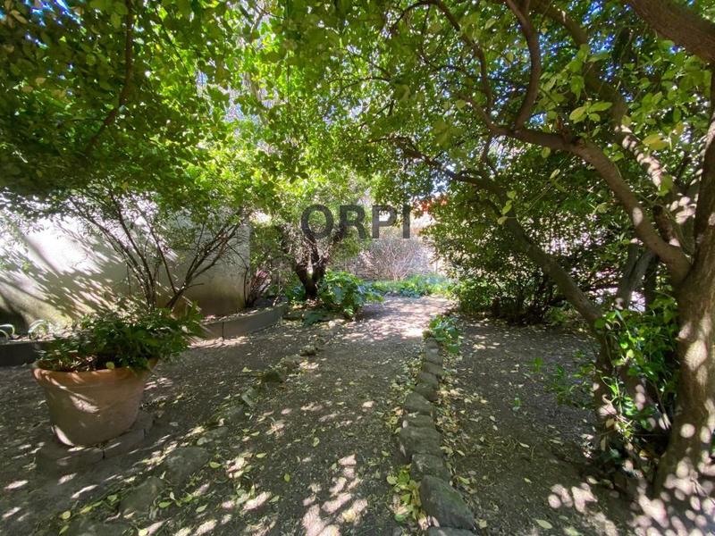 Maison de ville - 202 m² - 7 pièces