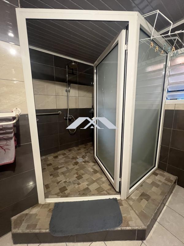 Villa - 270 m² - 9 pièces