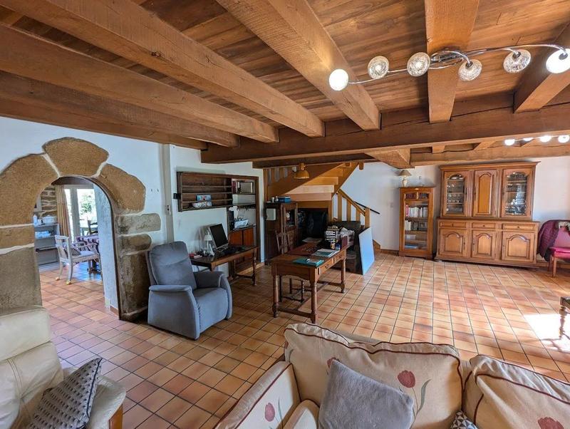 Maison - 224 m² - 9 pièces