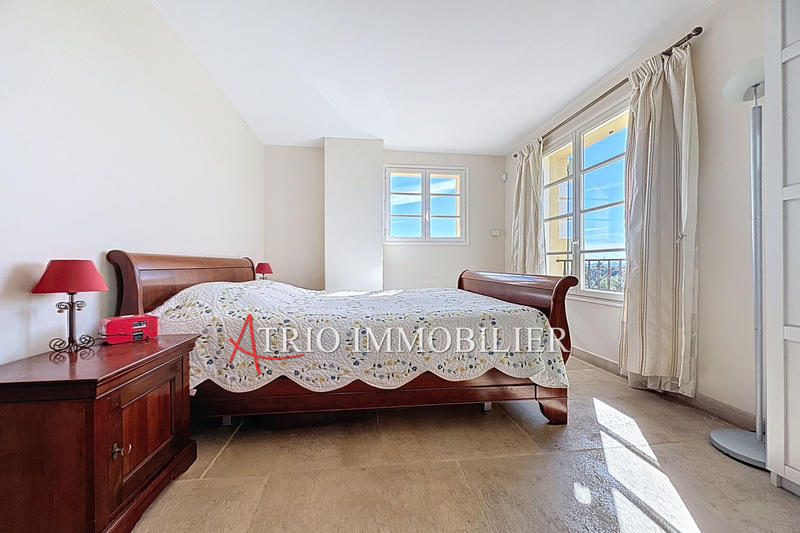 Maison - 200 m² - 5 pièces