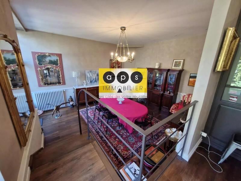 Maison de ville - 200 m² - 8 pièces