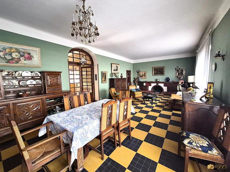 Maison de maîtres - 330 m² - 14 pièces