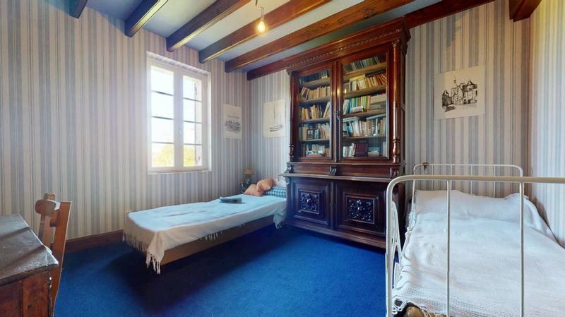 Maison traditionnelle - 280 m² - 8 pièces