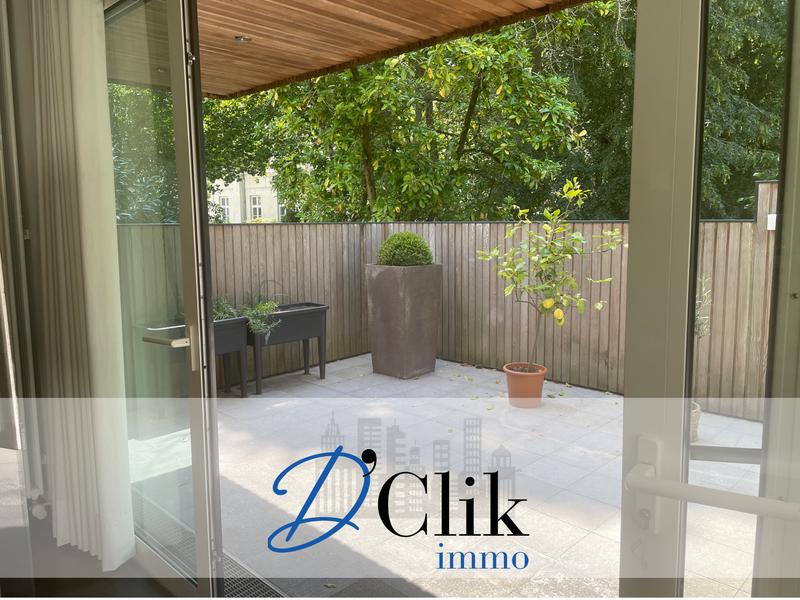 Maison - 400 m² - 14 pièces