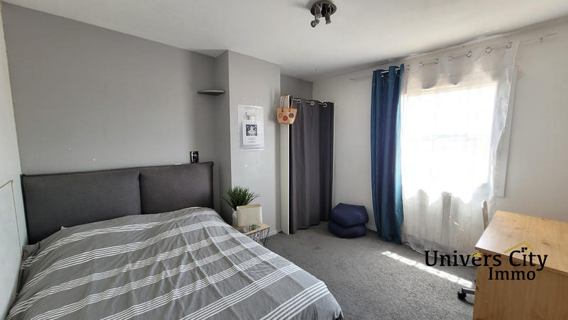 Maison traditionnelle - 160 m² - 6 pièces