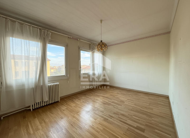 Immeuble - 13 pièces