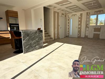 Maison - 81 m² - 4 pièces