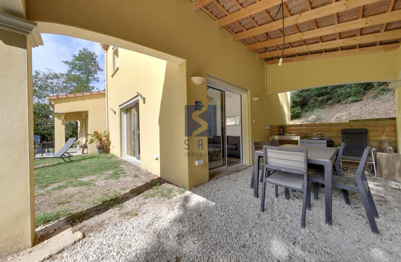 Maison - 175 m² - 9 pièces