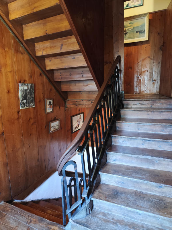 Maison - 640 m² - 15 pièces