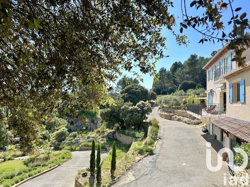 Maison - 185 m² - 8 pièces