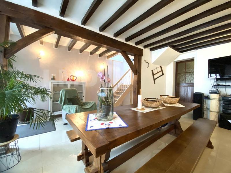 Maison - 250 m² - 17 pièces