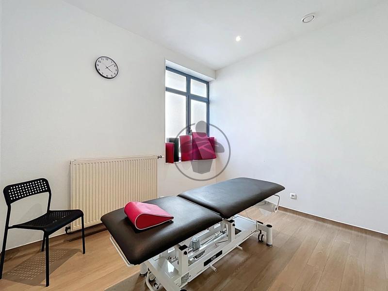 Bureau - 275 m² - 12 pièces