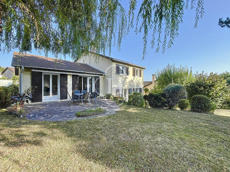 Maison - 195 m² - 7 pièces