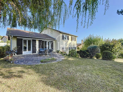 Maison - 195 m² - 7 pièces