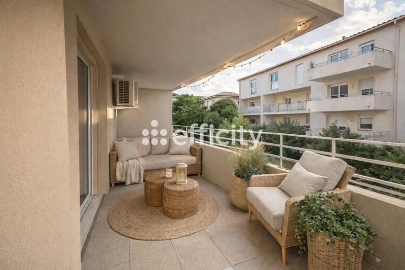 Appartement - 80 m² - 4 pièces