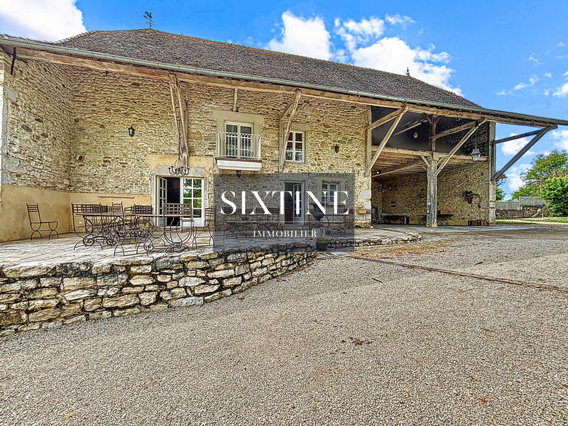 Maison ancienne - 552 m² - 10 pièces