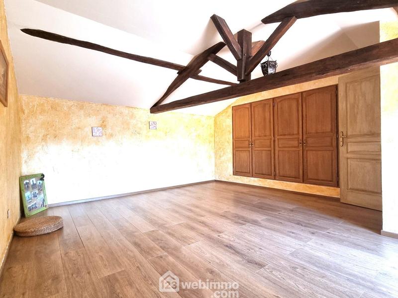 Maison - 388 m² - 10 pièces