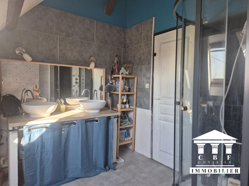 Maison traditionnelle - 153 m² - 8 pièces