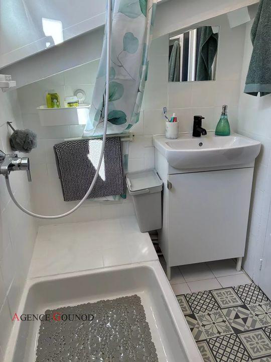 Studio - 11 m² - 1 pièce