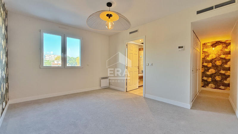 Appartement - 99 m² - 3 pièces