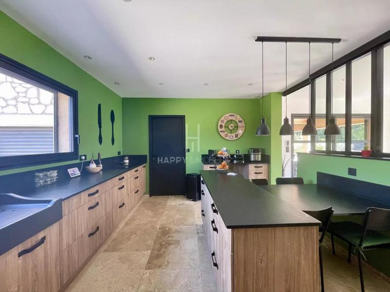 Villa - 195 m² - 6 pièces