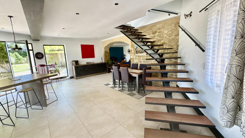 Maison - 250 m² - 5 pièces