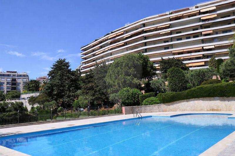 Appartement - 110 m² - 4 pièces