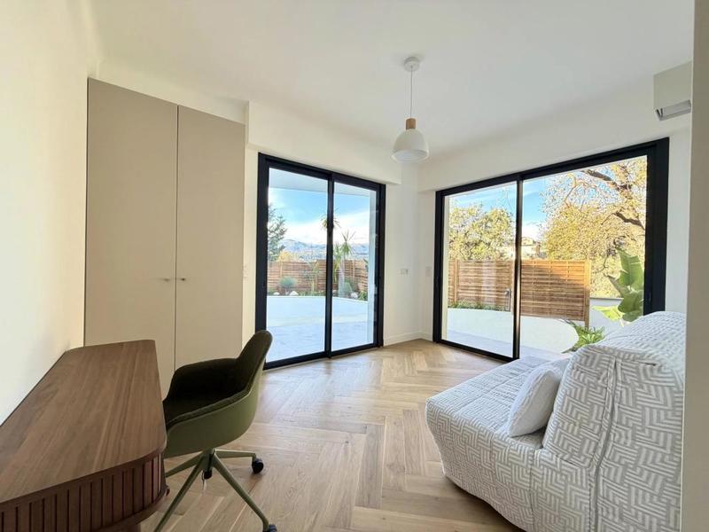 Maison - 212 m² - 7 pièces