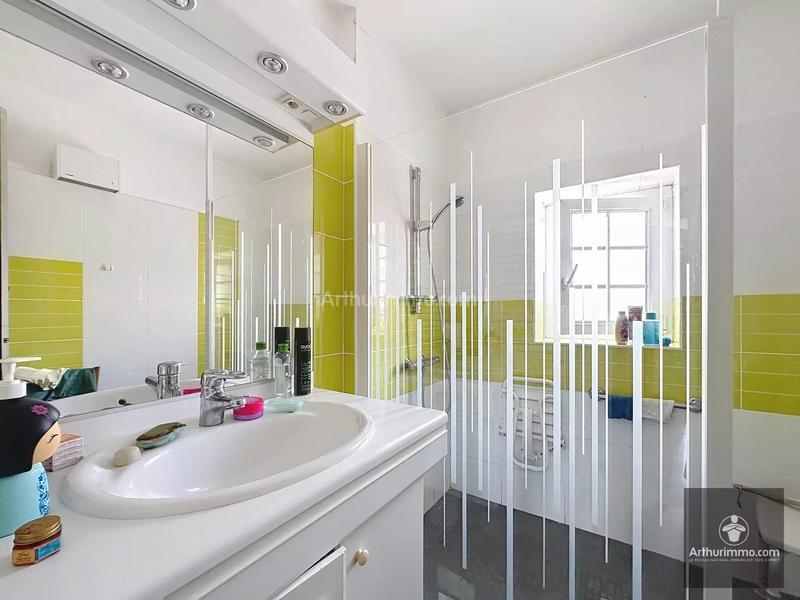 Maison - 240 m² - 10 pièces