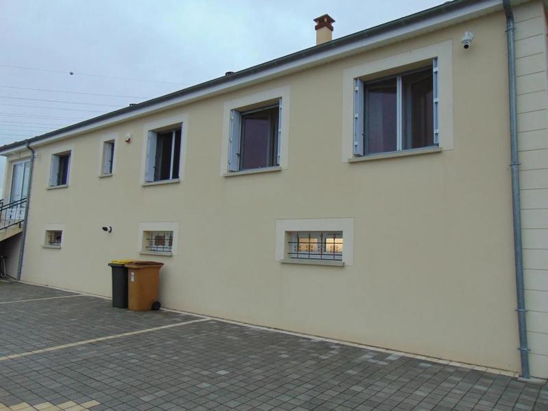 Maison - 145 m² - 9 pièces