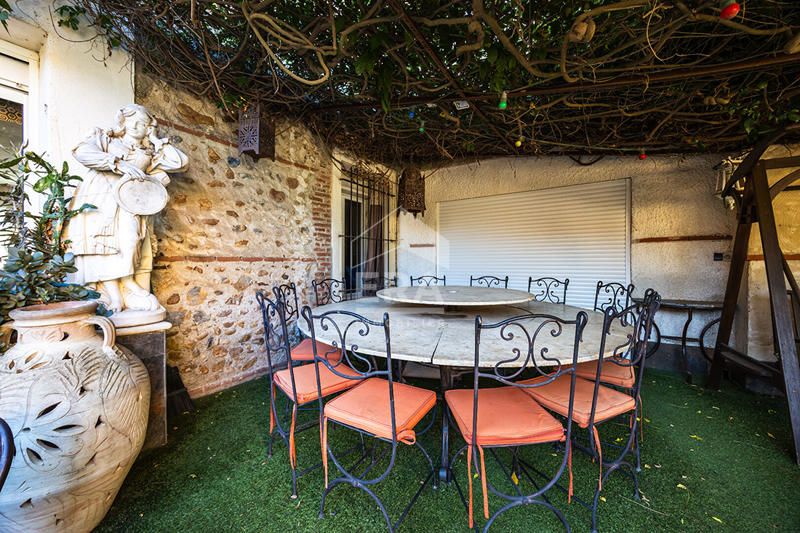 Maison - 254 m² - 6 pièces