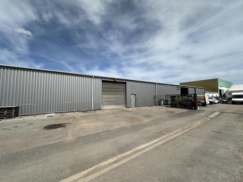 Local d'activités - 235 m²