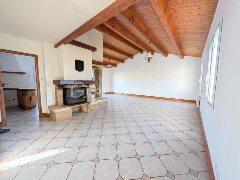 Maison traditionnelle - 141 m² - 6 pièces