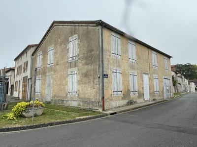 Maison de bourg - 191 m² - 6 pièces