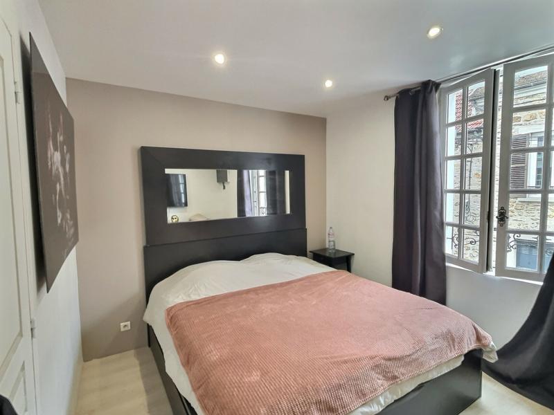 Maison - 417 m² - 15 pièces