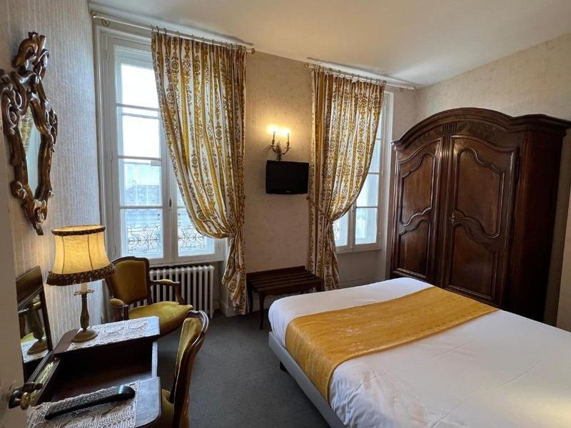 Hôtel particulier - 1 340 m² - 21 pièces