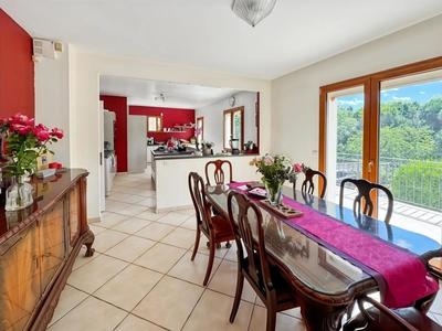 Maison - 213 m² - 6 pièces