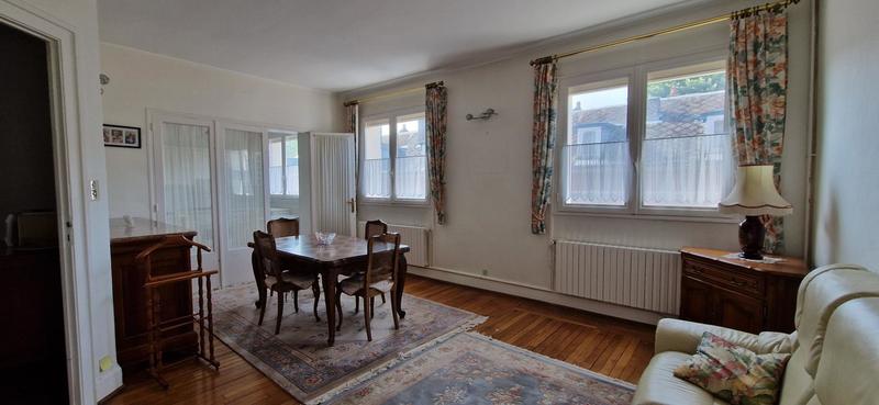 Maison - 218 m² - 6 pièces