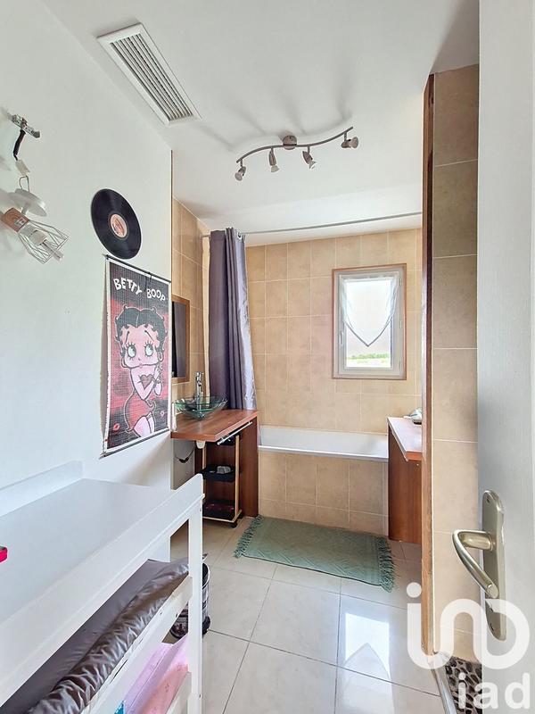 Maison - 201 m² - 6 pièces