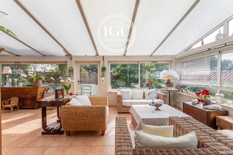 Maison - 180 m² - 5 pièces