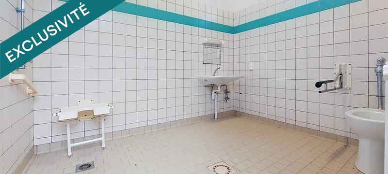 Local commercial - 142 m² - 7 pièces