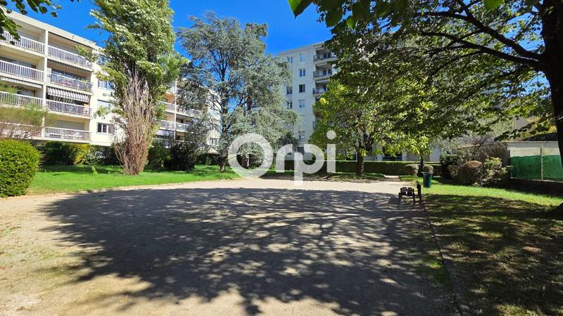 Appartement - 94 m² - 4 pièces