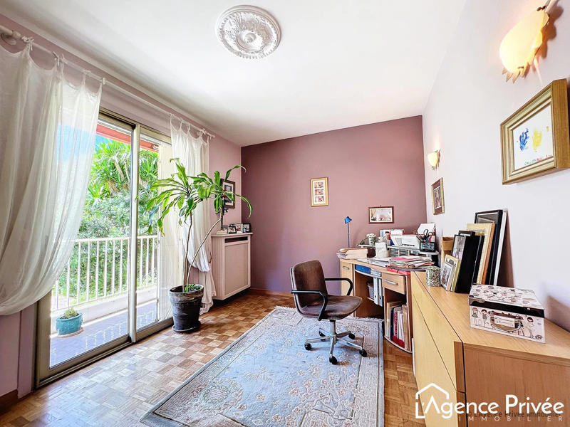 Appartement - 111 m² - 5 pièces